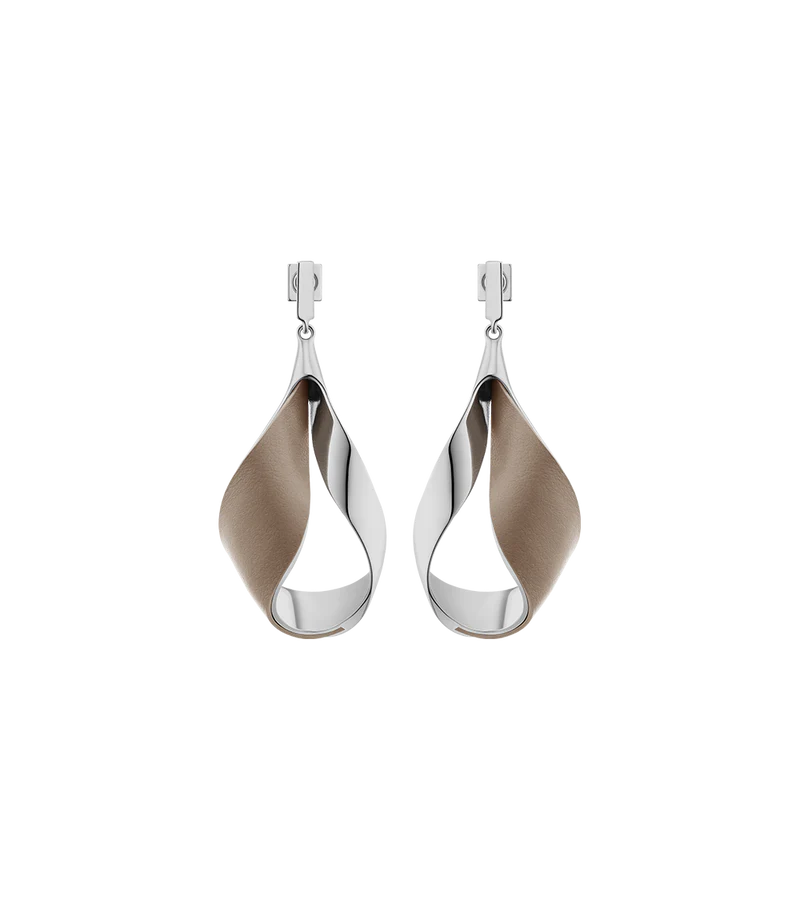Ormé Pendant Earrings - Silver in rhodium with Taupe Leather